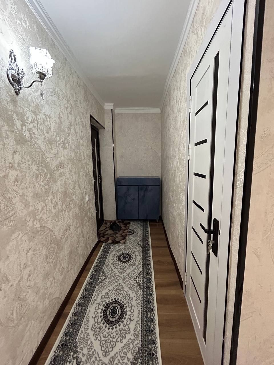 2-xonali 3-qavatda 56m² kvartira sotiladi.
4-qavatli panelniy dom.
Pro