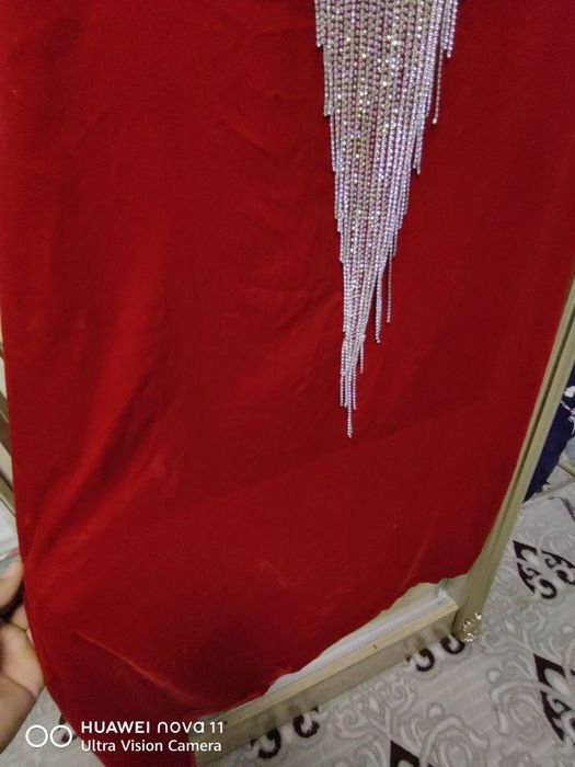 Qizlar uchun modniy bazm to‘y marosim uchun ko‘ylak