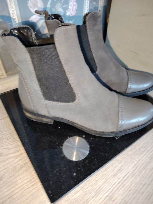 Елегантни кожени боти