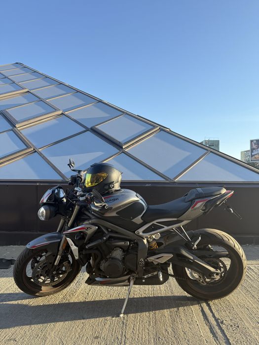 Triumph Street Triple RS
