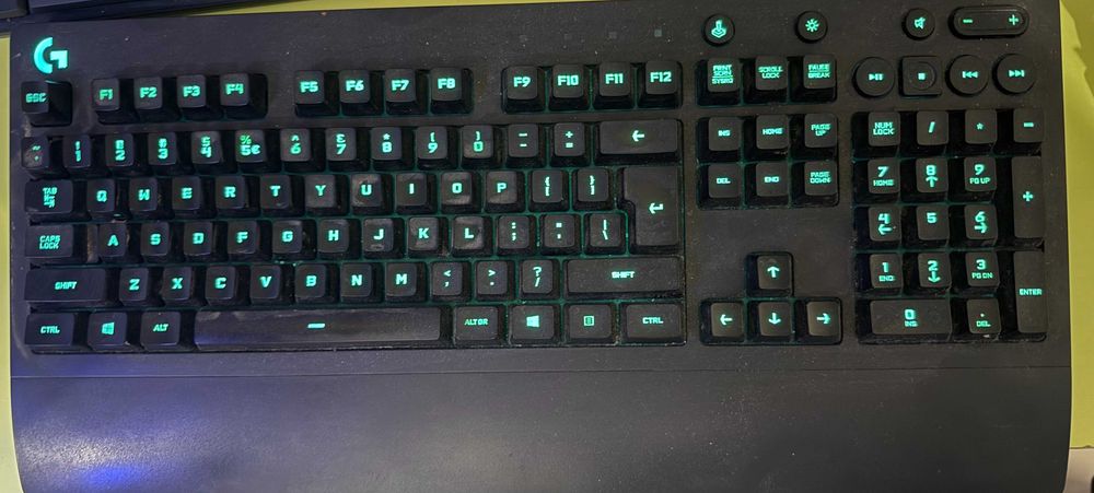 Tastatura gaming Logitech G213 RGB cu fir
