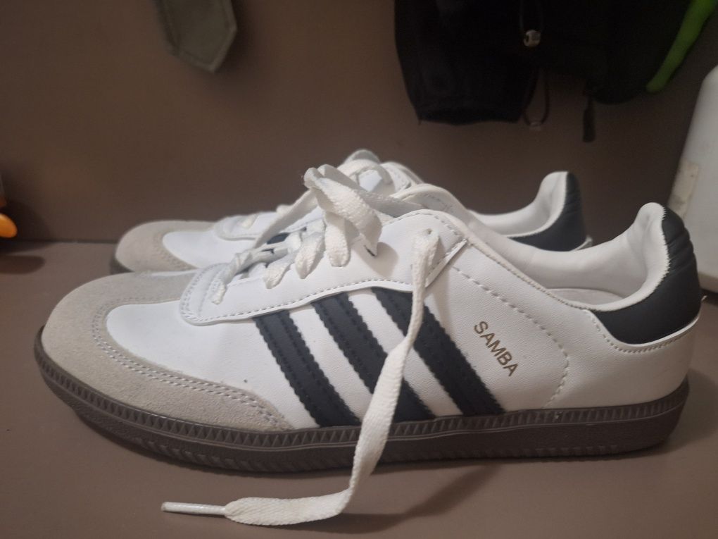 Маратонки Adidas simba