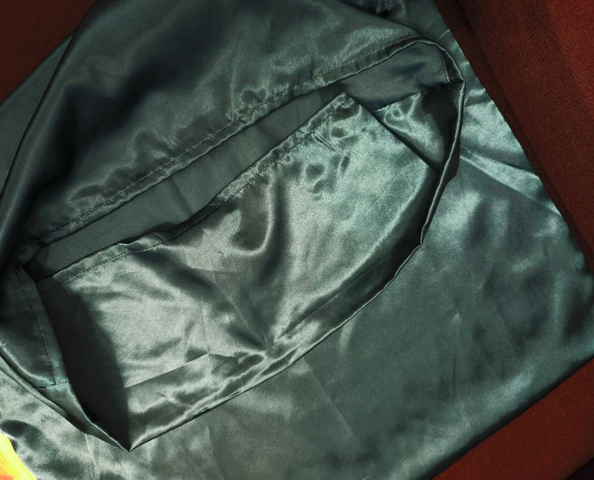 Две нови копринено меки калъфки (тъмно синьозелен цвят)