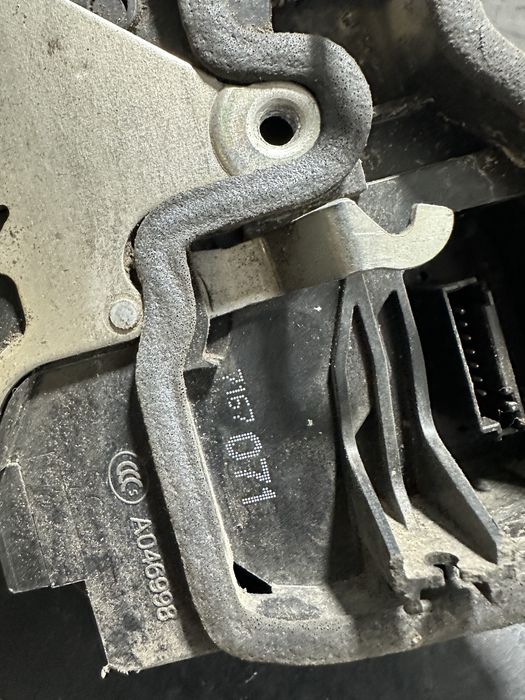 Broasca incuietoare usa stanga fata BMW X3 E83 | 7167071 E65 E66