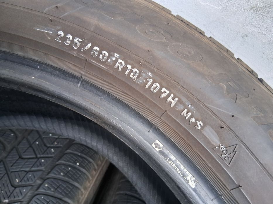 235 60 18 PIRELLI 4броя зимни дот 2020г
