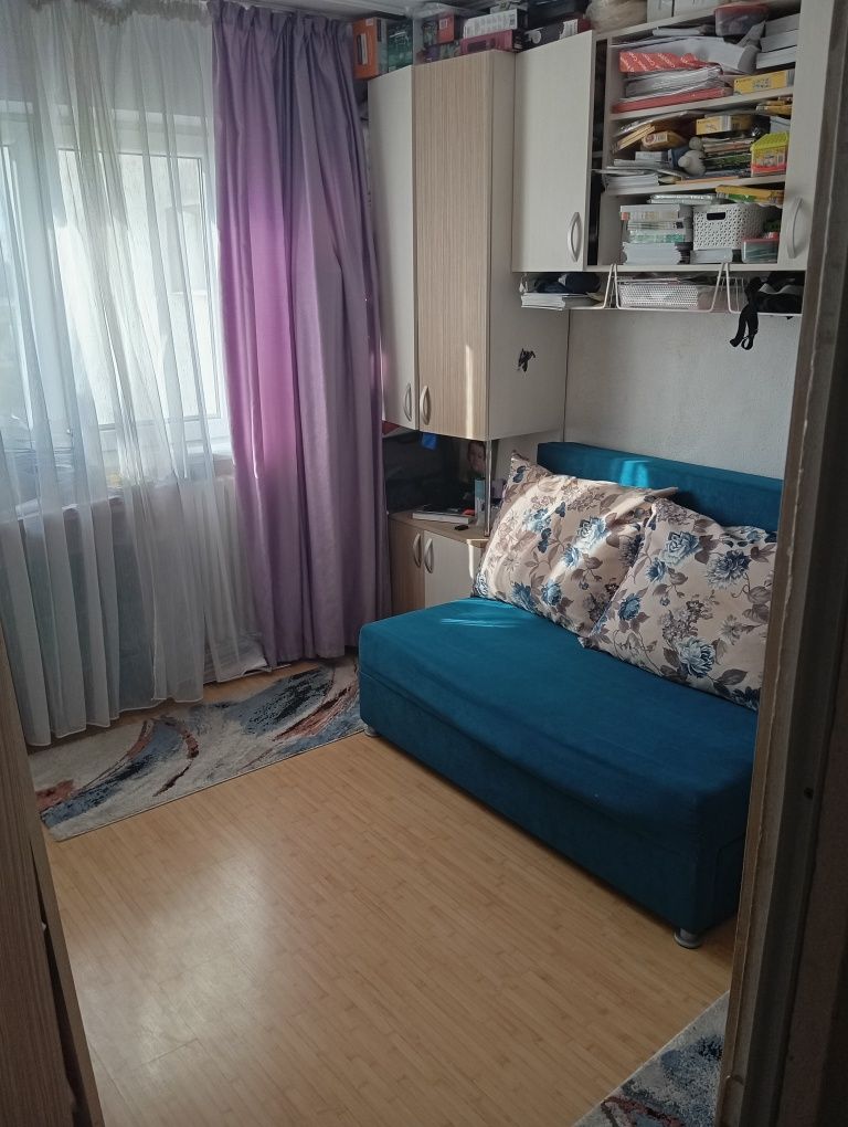 Apartament 2 camere de vânzare cu balcon închis