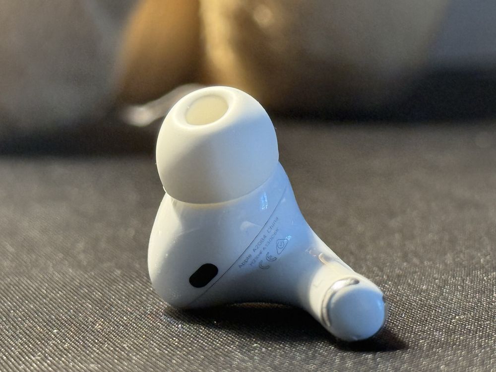 Airpods pro 1 , левый наушник