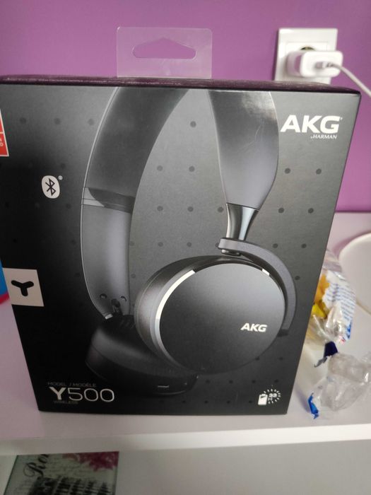 Блутут слушалки AKG-Y500