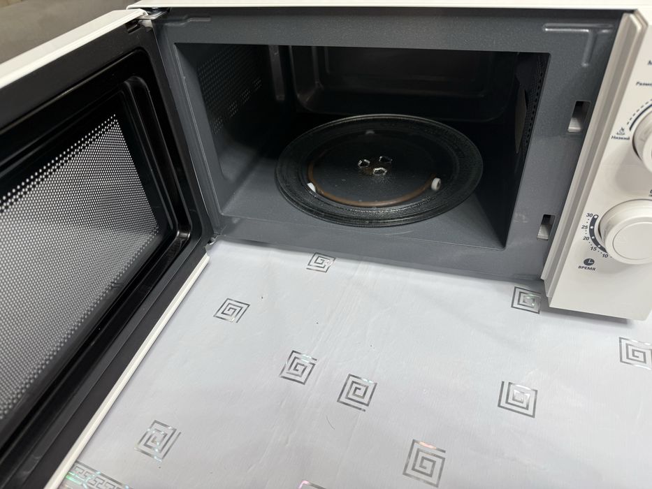 Продам микроволновую печку  ava