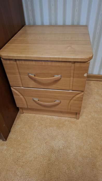 Продаю тумбочку.
