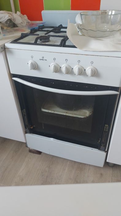 Продам газовую плиту