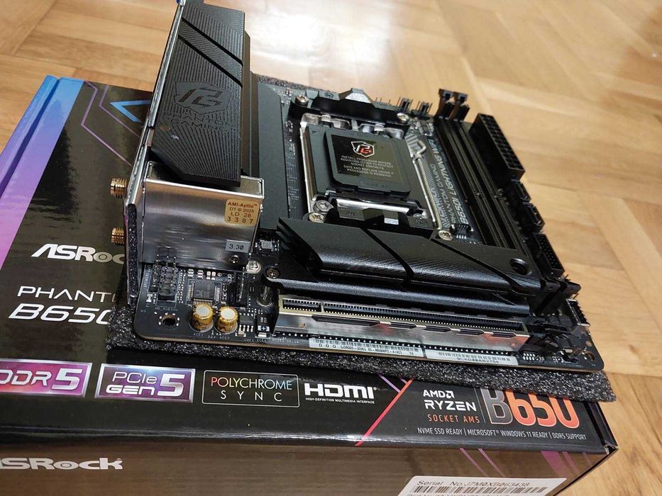 AMD Ryzen 5 9600X + AsRock B650I Lightning Wi-Fi  (НОВИ)