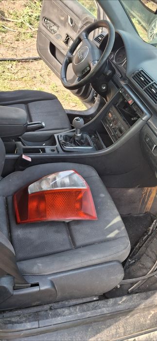 Dezmembrez Audi a4 b6 1,9 dizel AVX zabrani județul Arad