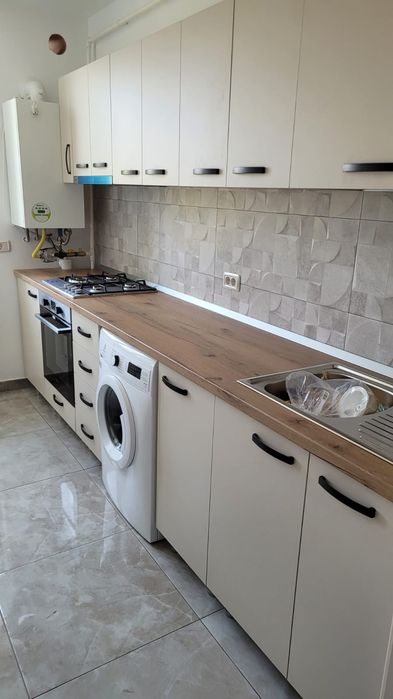 Închiriez apartament 2 camere Complex Tei