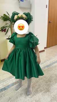 Платья зеленый