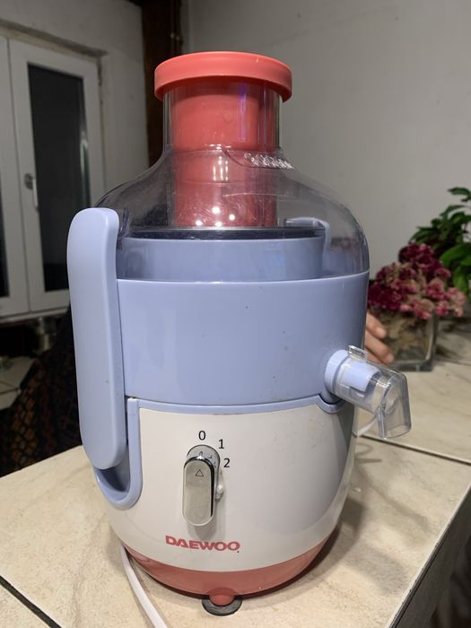 robot de bucatarie, storcător de fructe și legume Daewoo DPJ300