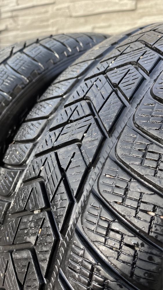 Vand Pirelli de iarna 235/55/18