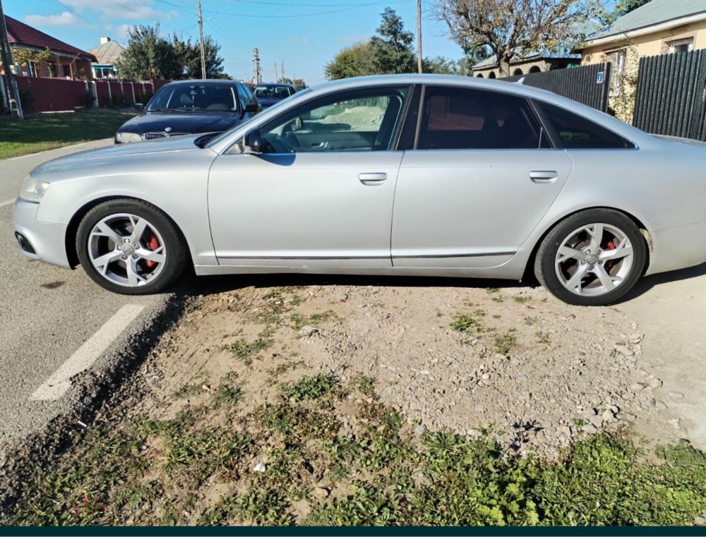 Bara spate tripla stanga dreaota aripa dreapta  haion audi A6 2010