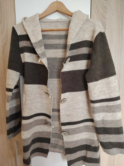 Дамска жилетка с бежово и кафяво