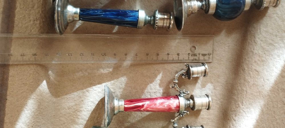 Сребърни свещници