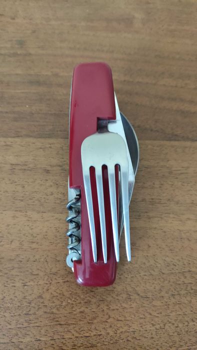 Сгъваем туристически комплект прибори за хранене от 6 части