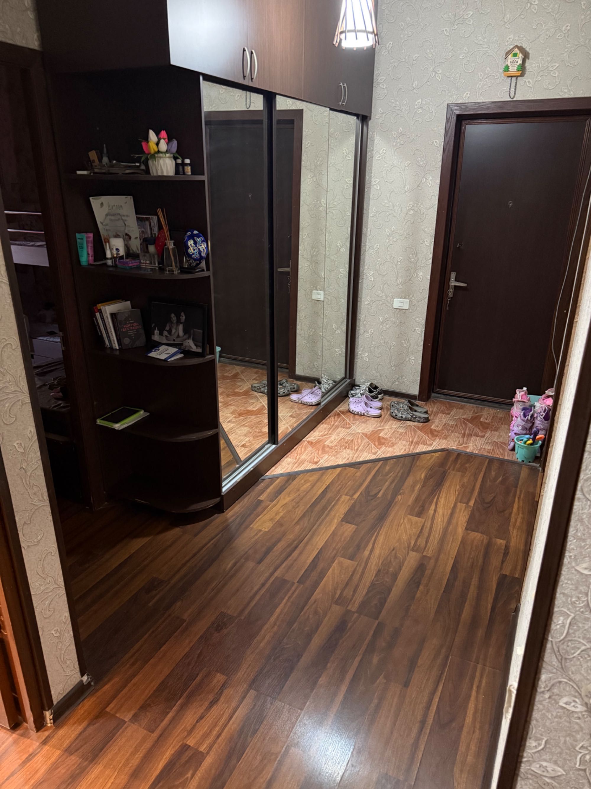 Продается 4х комнатная квартира в Яшнобадском районе. Цена: 85.000$