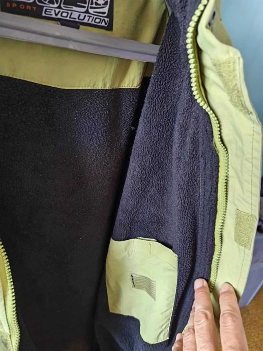 Мъжко спортно яке Evolution в много добро състояние! С полар!