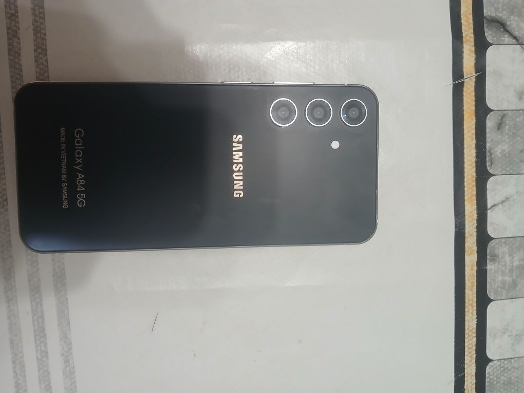Samsung A84 5G..
