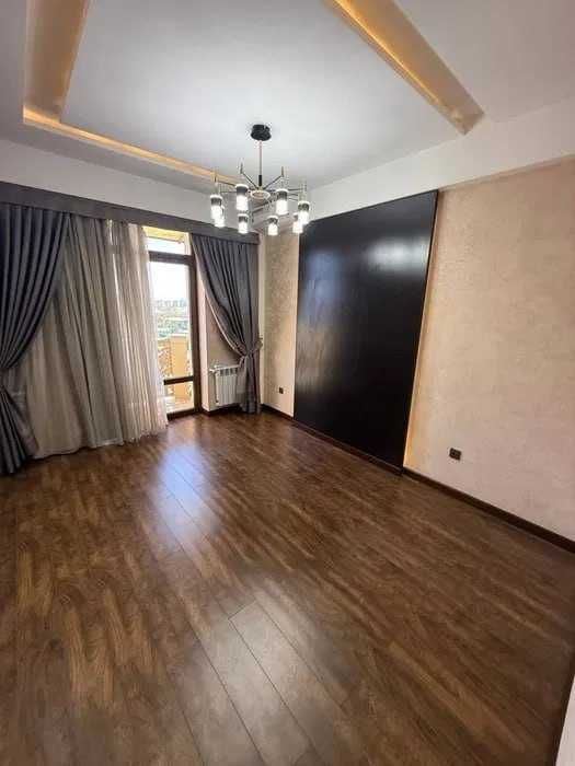 Текстильный, 3/8/8, 134м2 Ориентир: Шота Руставели 82, 2-я линия !!