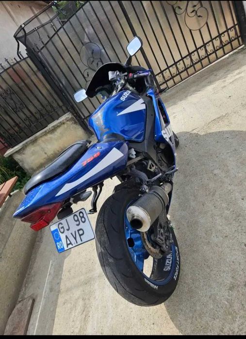 Suzuki GSX-R 750 legenda pe două roți!