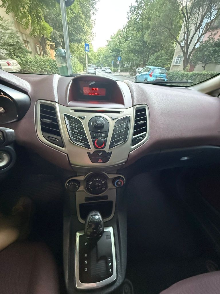 Ford fiesta 1.4 benzina automata 2011