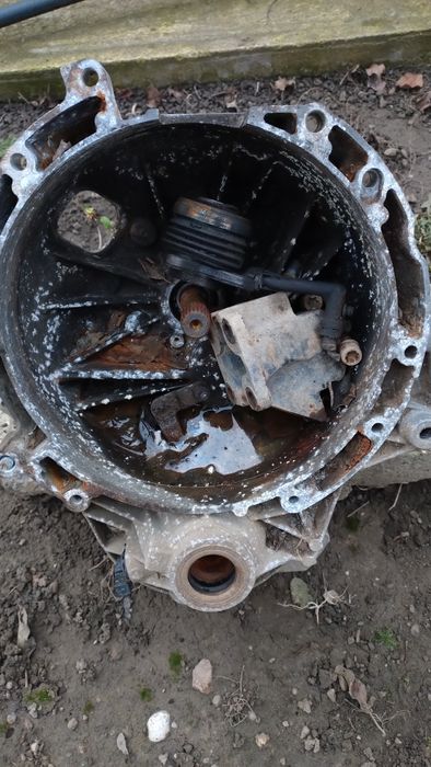 Cutie viteze ford transit motor 2000cc