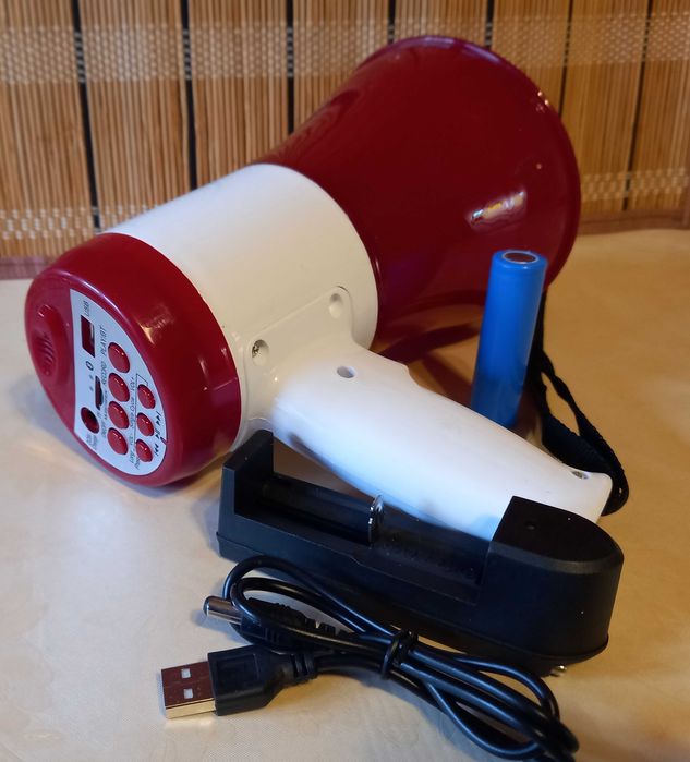 Megafon,Portavoce,cu slot usb,mp3,usb stick