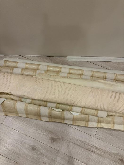 Отдам обои кровать шкаф