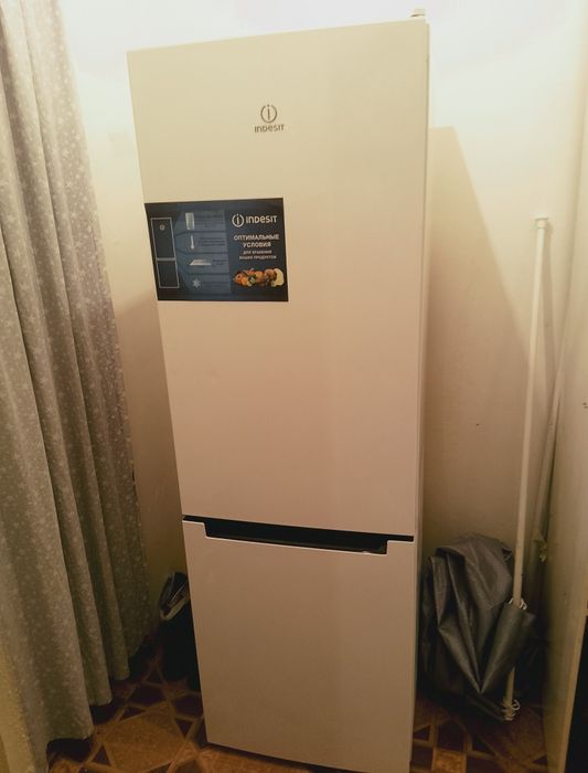 Продам холодильник