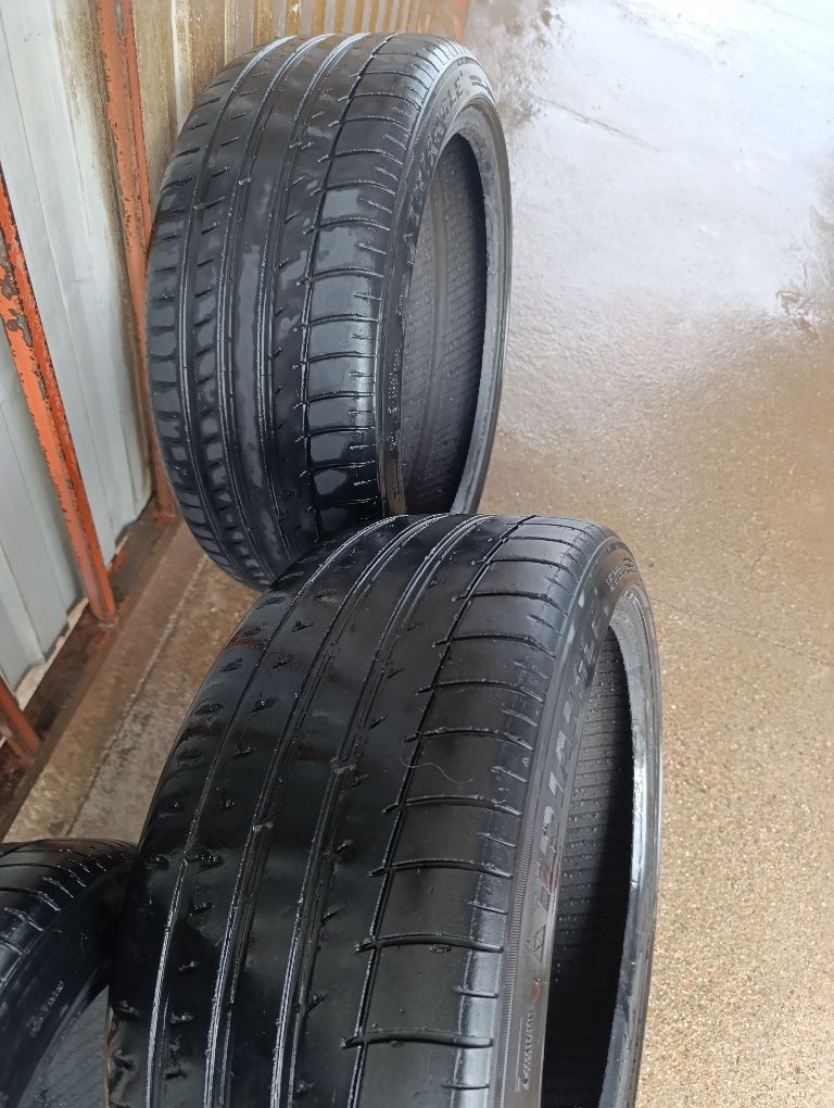 Шины летние 225/40 R 18.