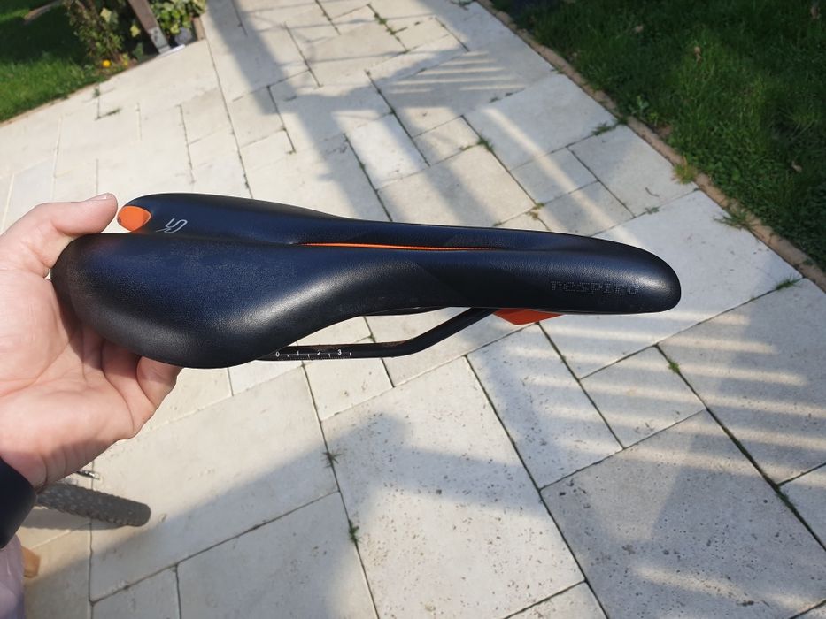 Vand sa bicicleta. Model Selle Royal Respiro