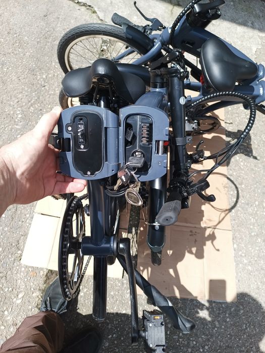 2 biciclete electrice (E-BIKE)  pliabile.