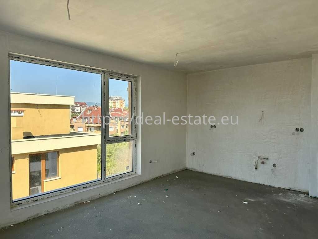Продава се Тристаен апартамент в Благоевград, Широк център - 92 кв.м за 1000 €/кв.м - Снимка #2