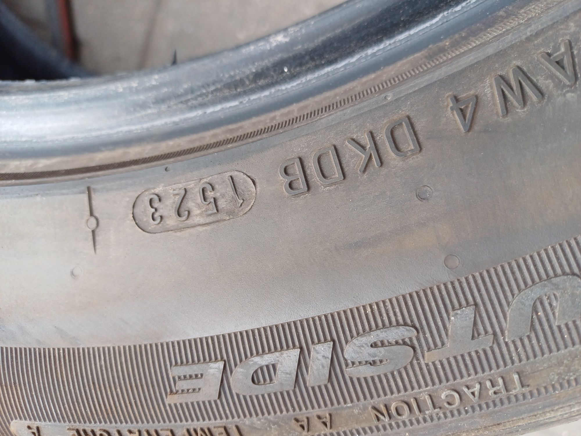 Гуми 235/55/19със255/50/19 Нексен