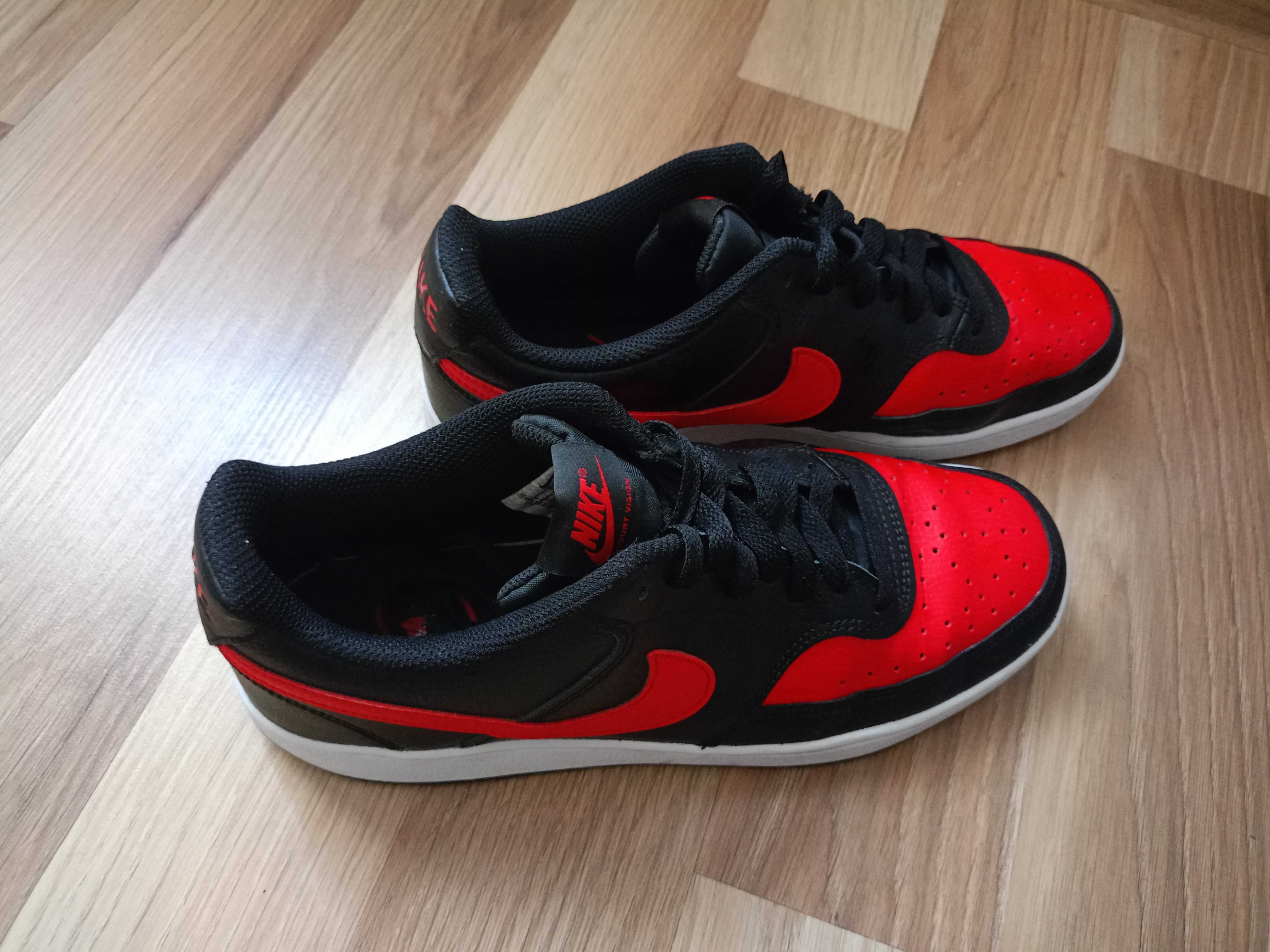 Кецове Nike черно - червени