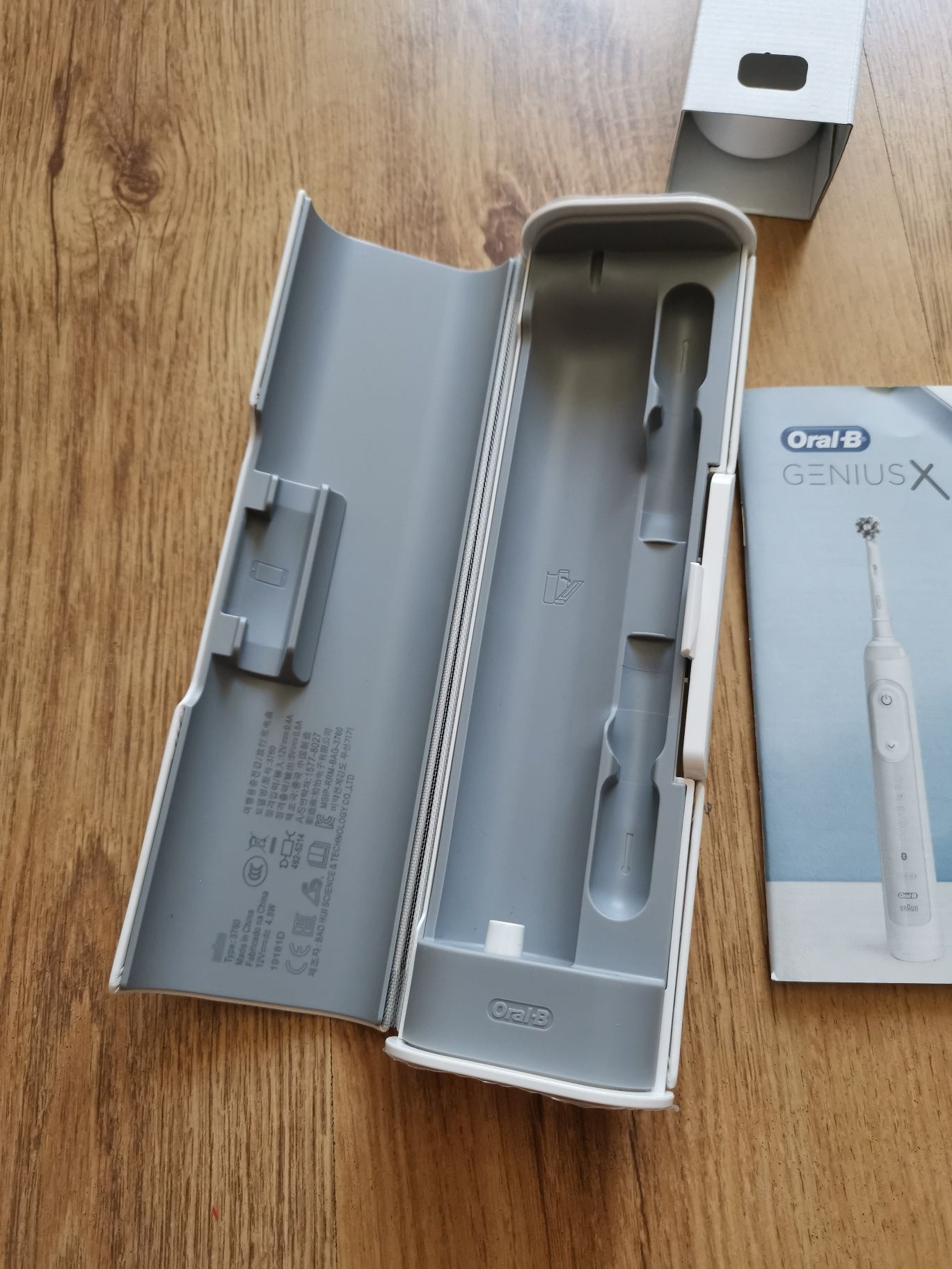 Periuta dinti electrica Oral-B Genius X Bluetooth Noua Roz