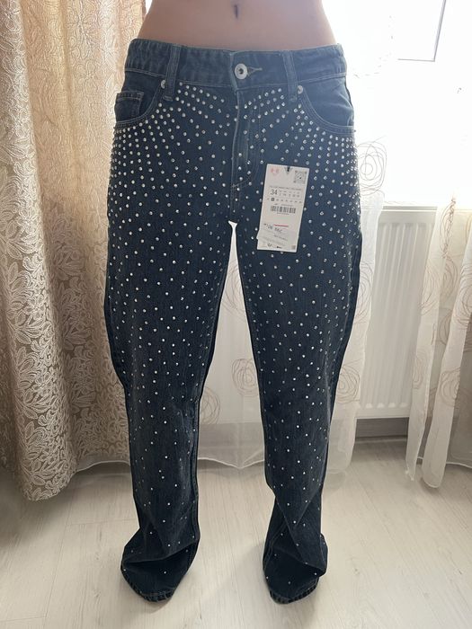 Blugi cu pietricele , noi