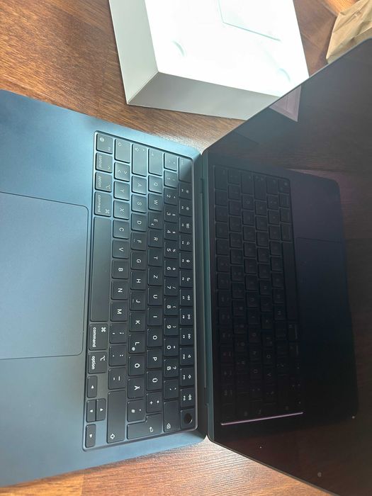 Macbook Air M3 pentru piese