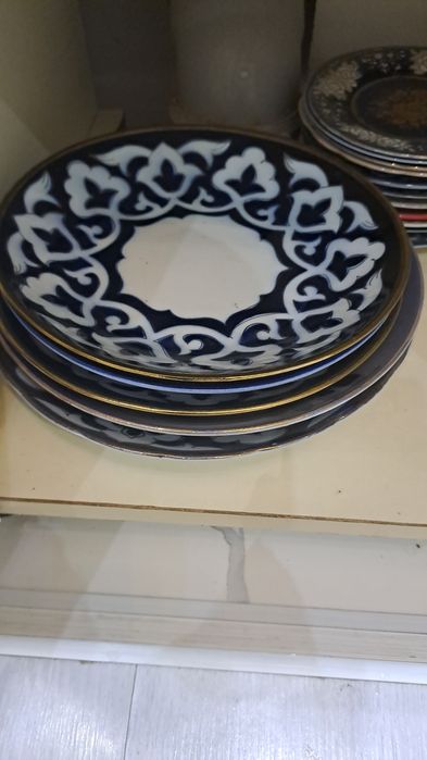 Кухонний посуда сотилади.  Коса 10000 сум,  пиела 5000 сум.