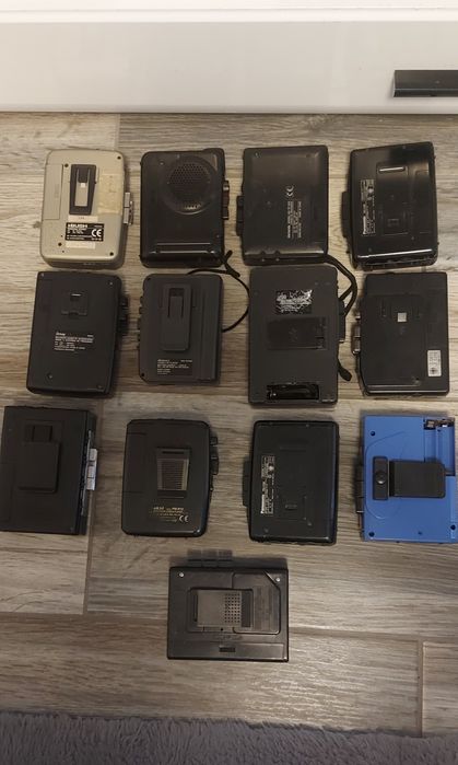 Vând Lot 13 walkman - reportofon - radiocasette