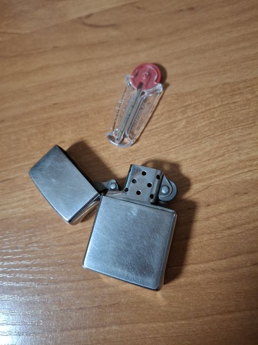 Кремниевая зажигалка Zippo
