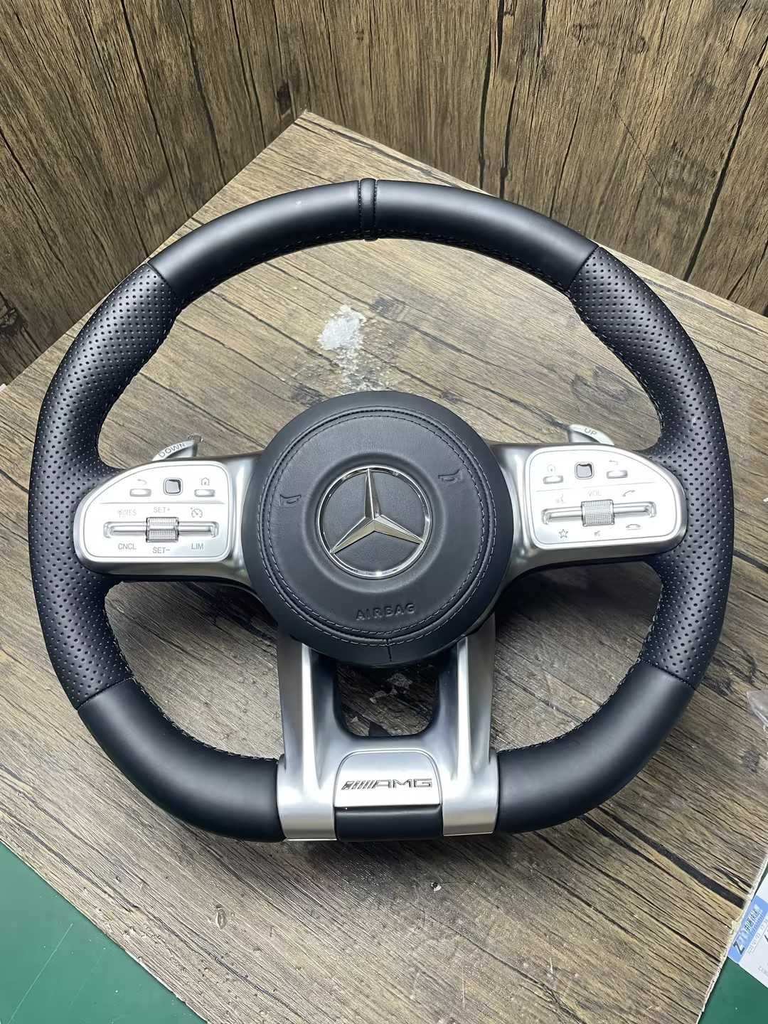 Mercedes Custom Спортен Волан – Персонализиран Дизайн!