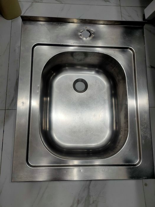 Продам металлическую раковину для кухни, б/у