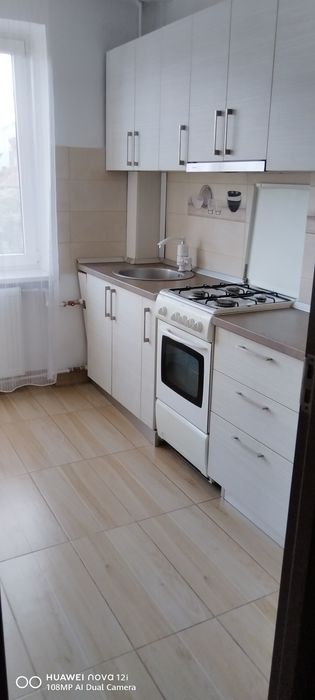 Inchiriez apartament 2 Camere stefan cel Mare